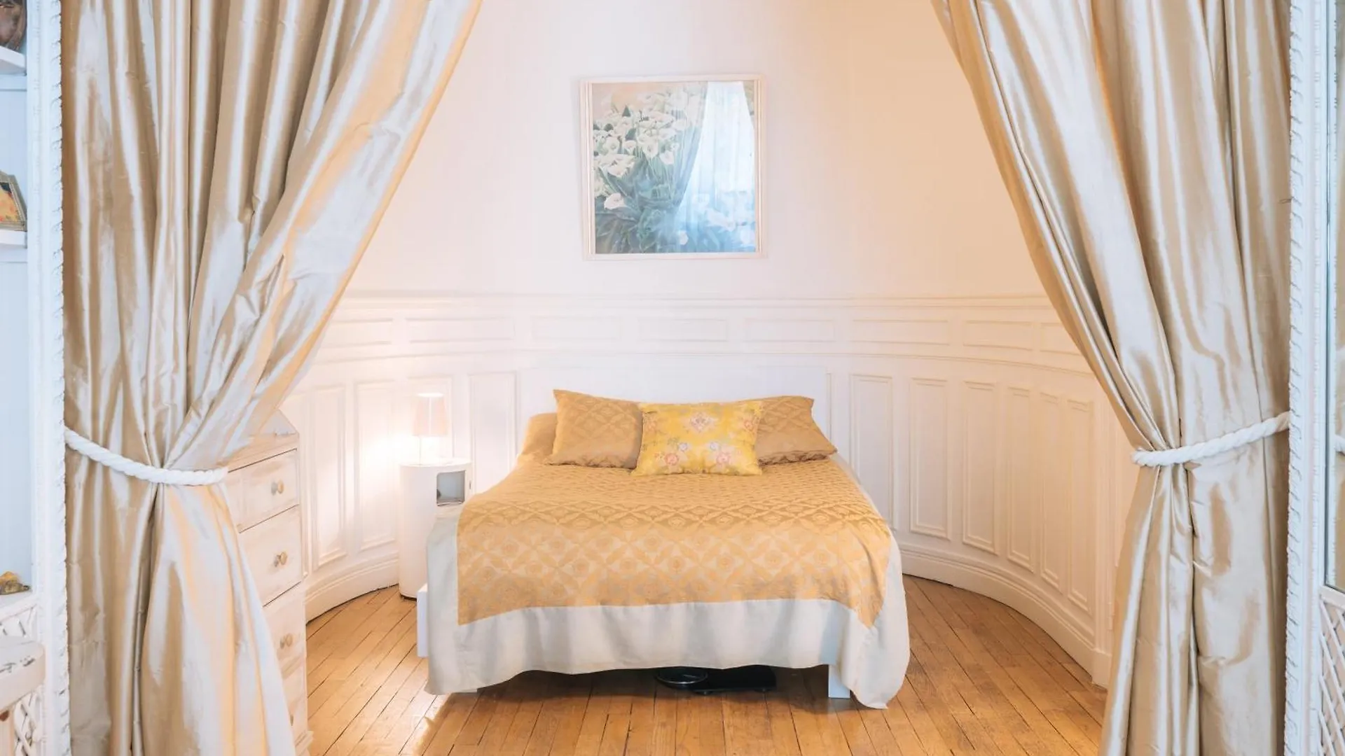 Luxurious 4 Bedroom Apartment Next To The Eiffel Tower París