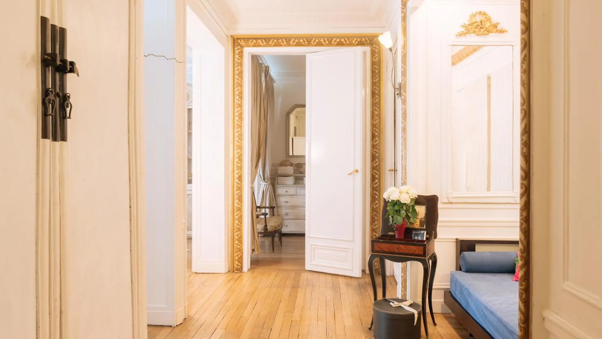 Luxurious 4 Bedroom Apartment Next To The Eiffel Tower París