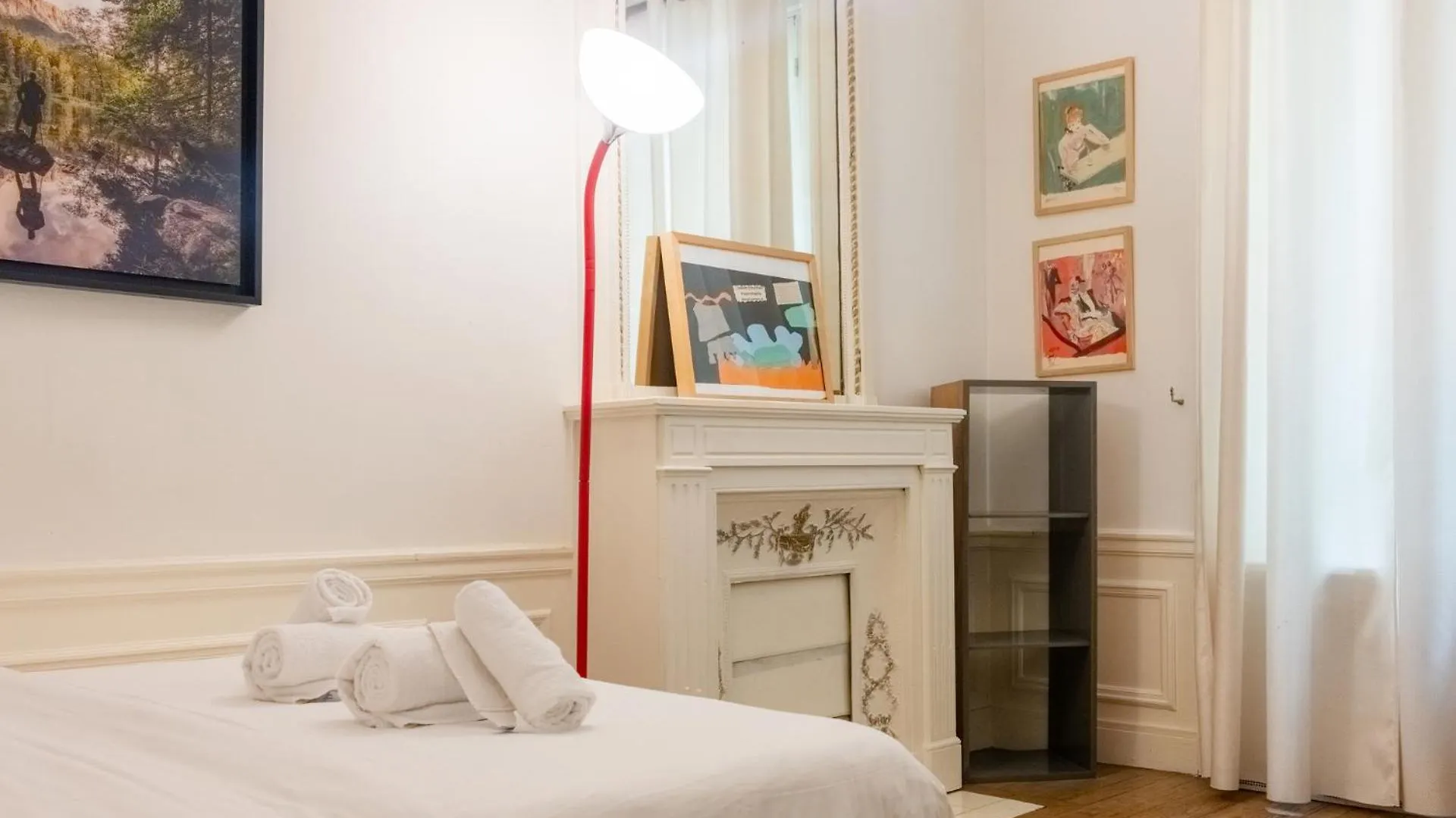Luxurious 4 Bedroom Apartment Next To The Eiffel Tower Paris