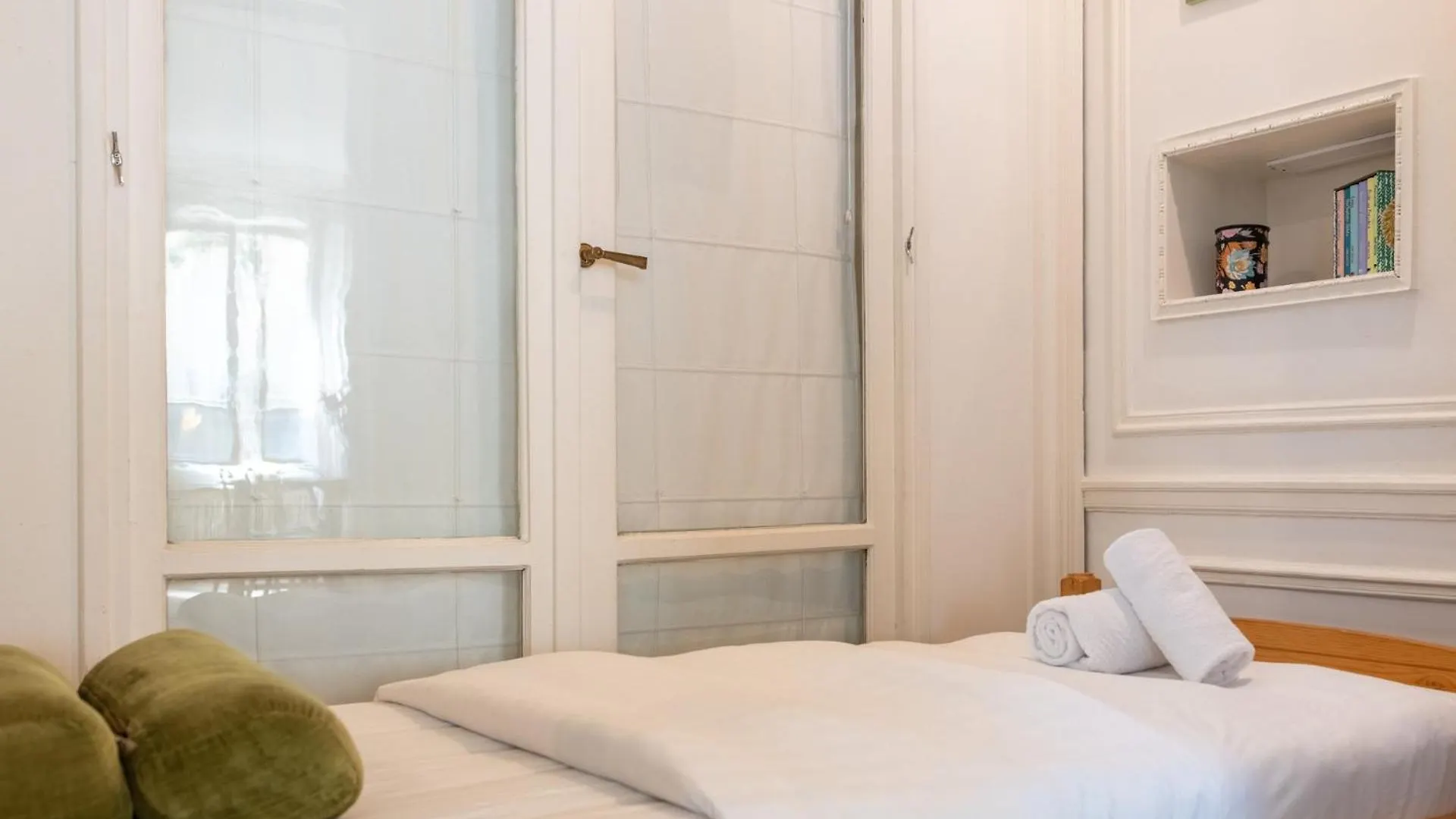 Luxurious 4 Bedroom Apartment Next To The Eiffel Tower Paris France