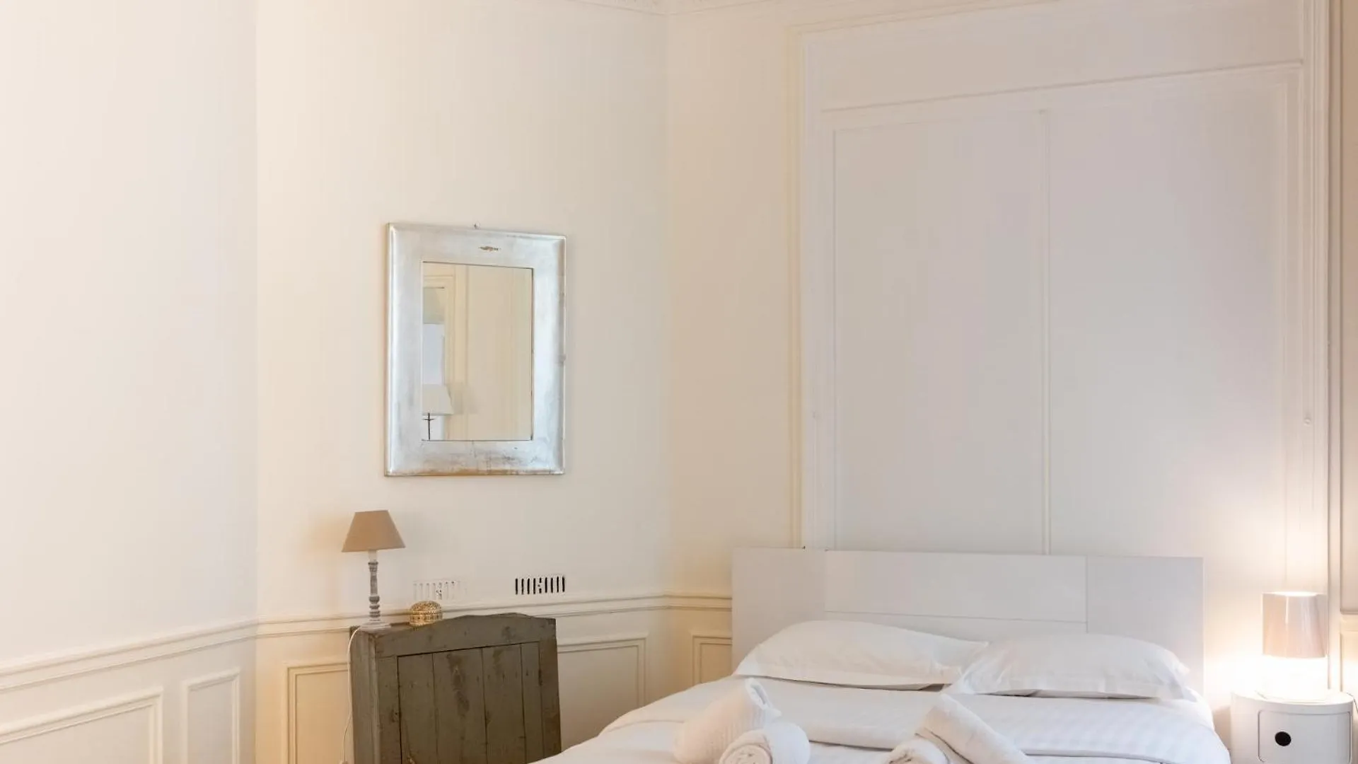 Luxurious 4 Bedroom Apartment Next To The Eiffel Tower Paris 0*,