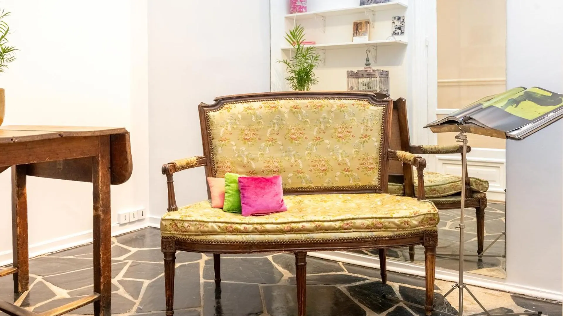 Luxurious 4 Bedroom Apartment Next To The Eiffel Tower Paris France
