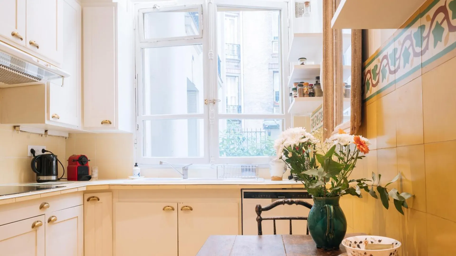 Luxurious 4 Bedroom Apartment Next To The Eiffel Tower Paris
