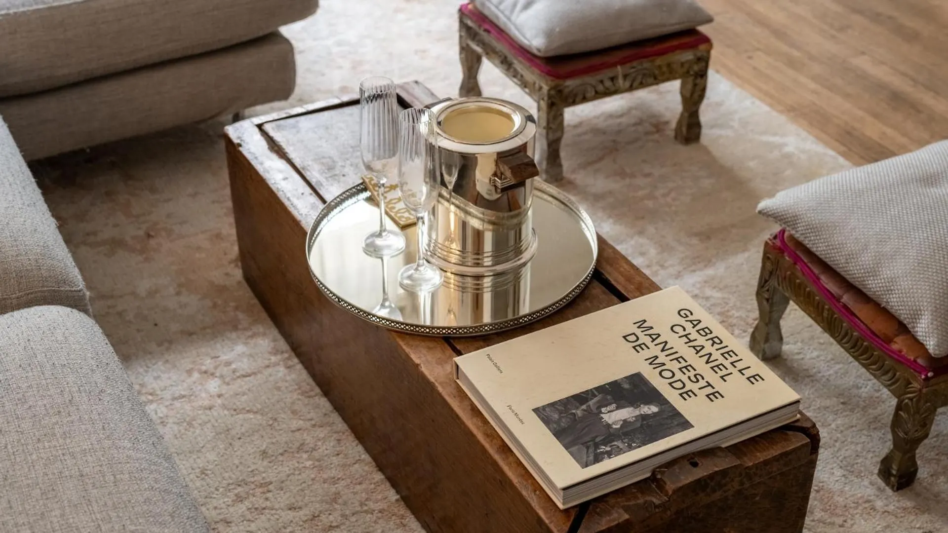 Luxurious 4 Bedroom Apartment Next To The Eiffel Tower Paris