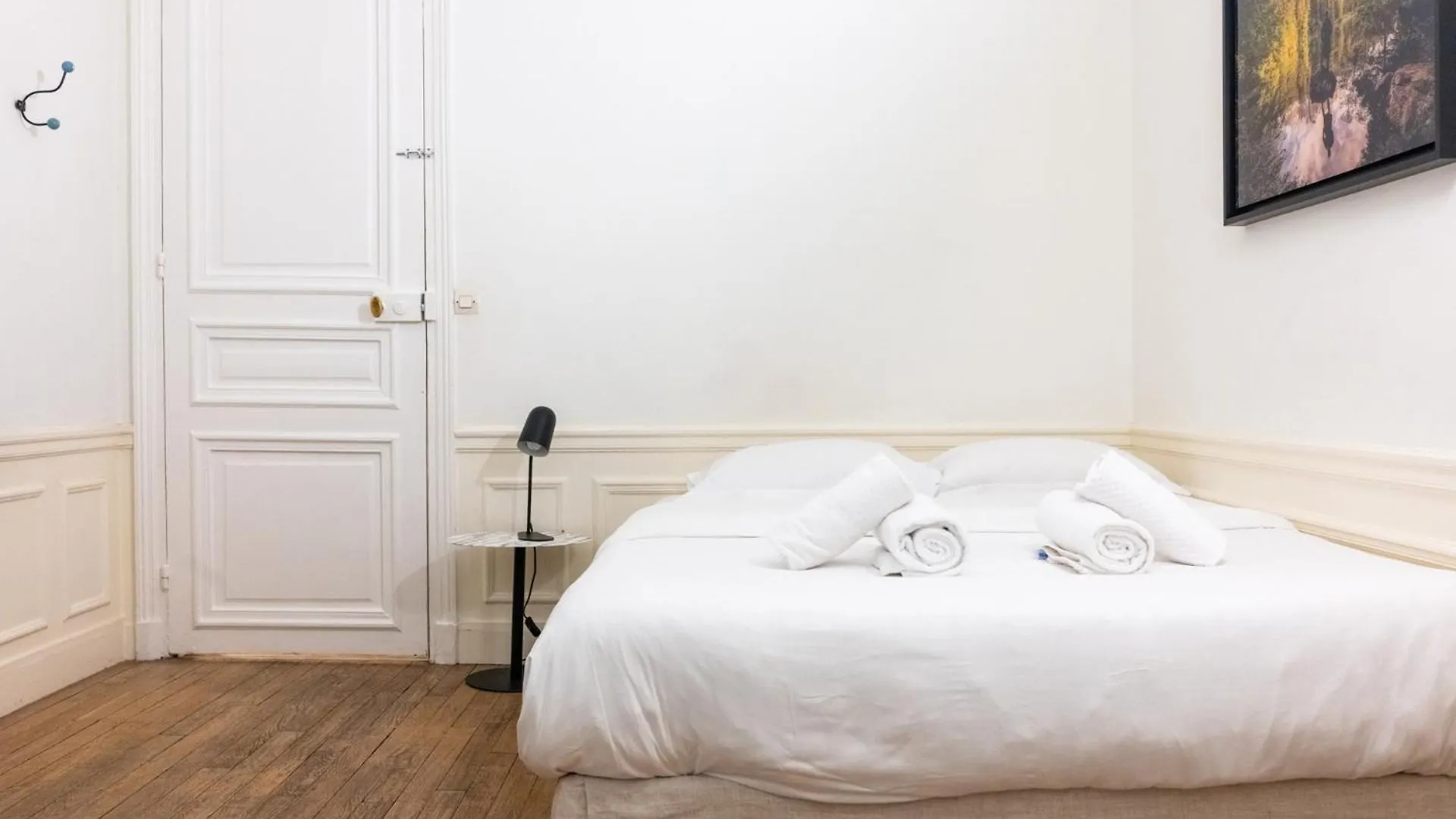 Luxurious 4 Bedroom Apartment Next To The Eiffel Tower Paris France